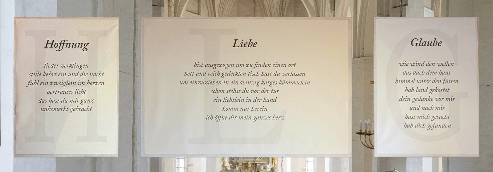 Rückseite des Triptychons „Glaube, Liebe, Hoffnung“ mit den Gedichten, Oberkirche St. Nikolai, Cottbus